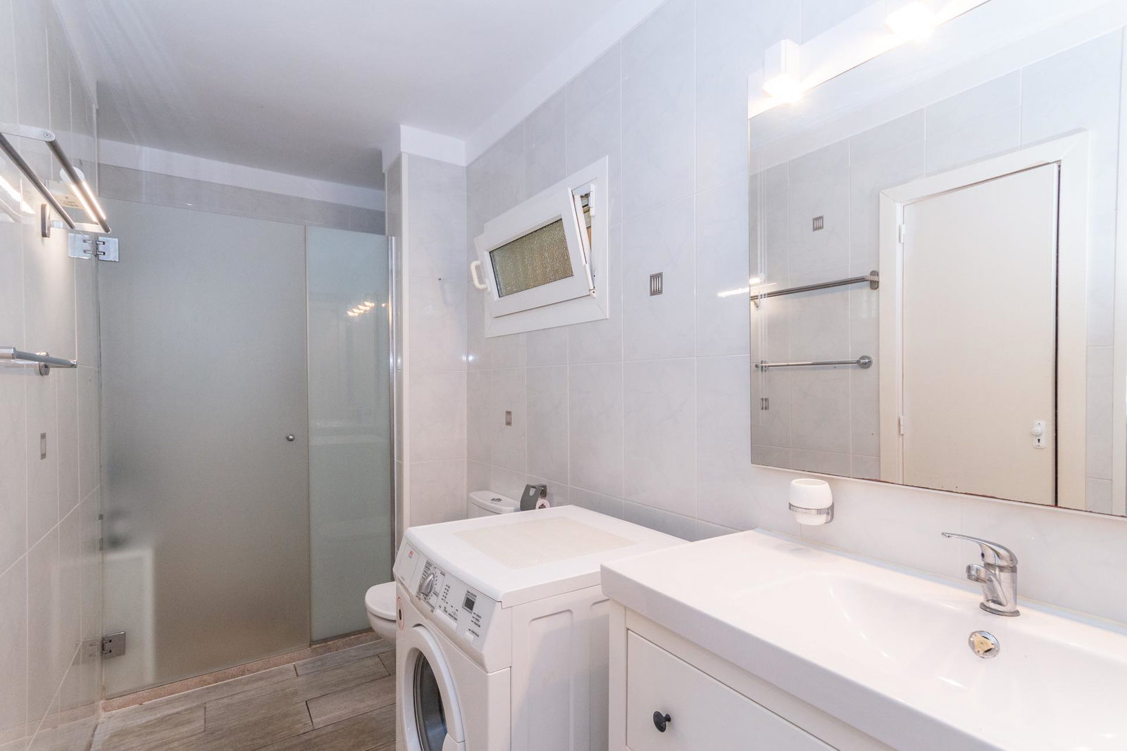 First Seeline apartment with sea views and a communal pool in Cala Blava for sale