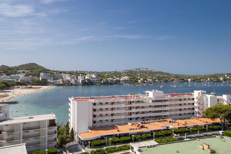 Modern renovated studio apartment with stunning sea views in Santa Ponsa