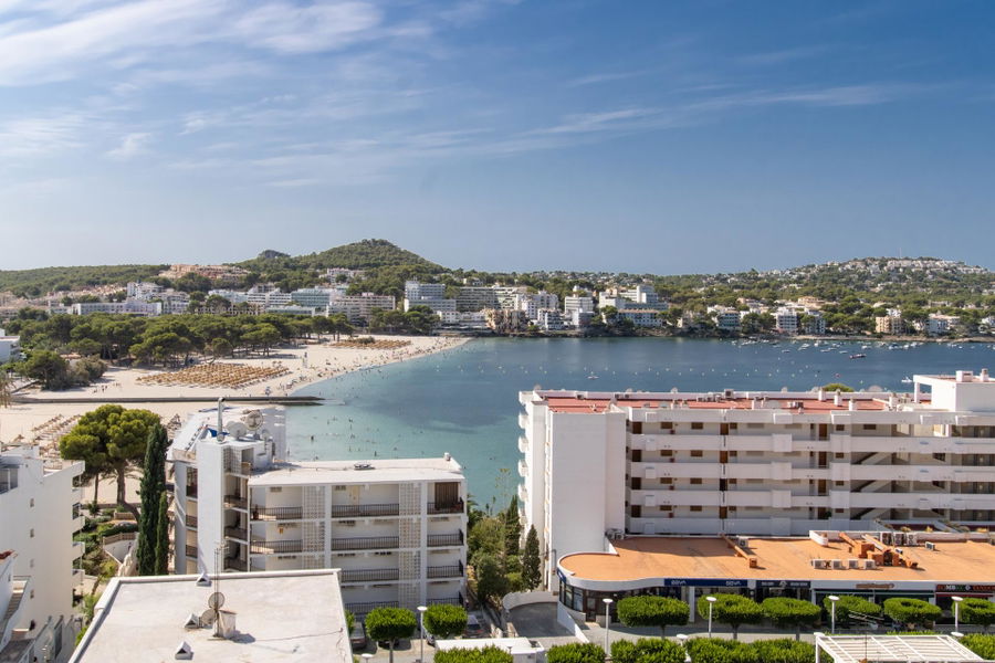Modern renovated studio apartment with stunning sea views in Santa Ponsa