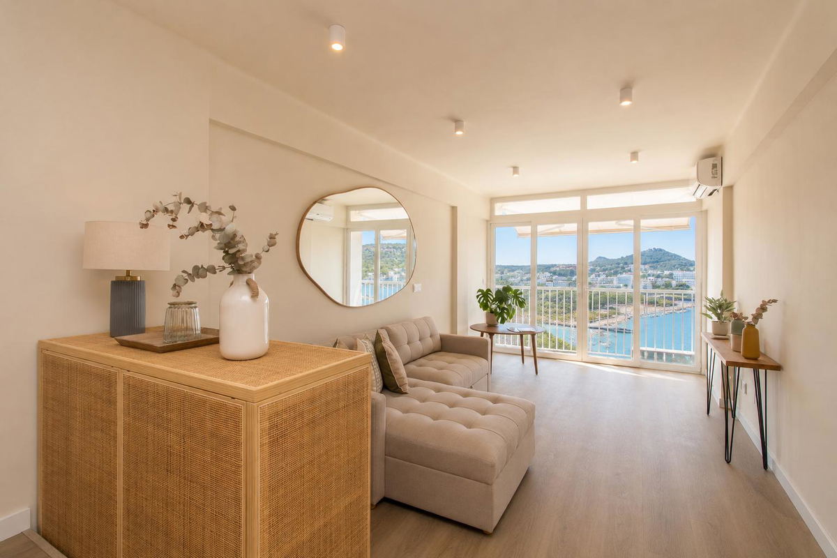 Modern renovated studio apartment with stunning sea views in Santa Ponsa