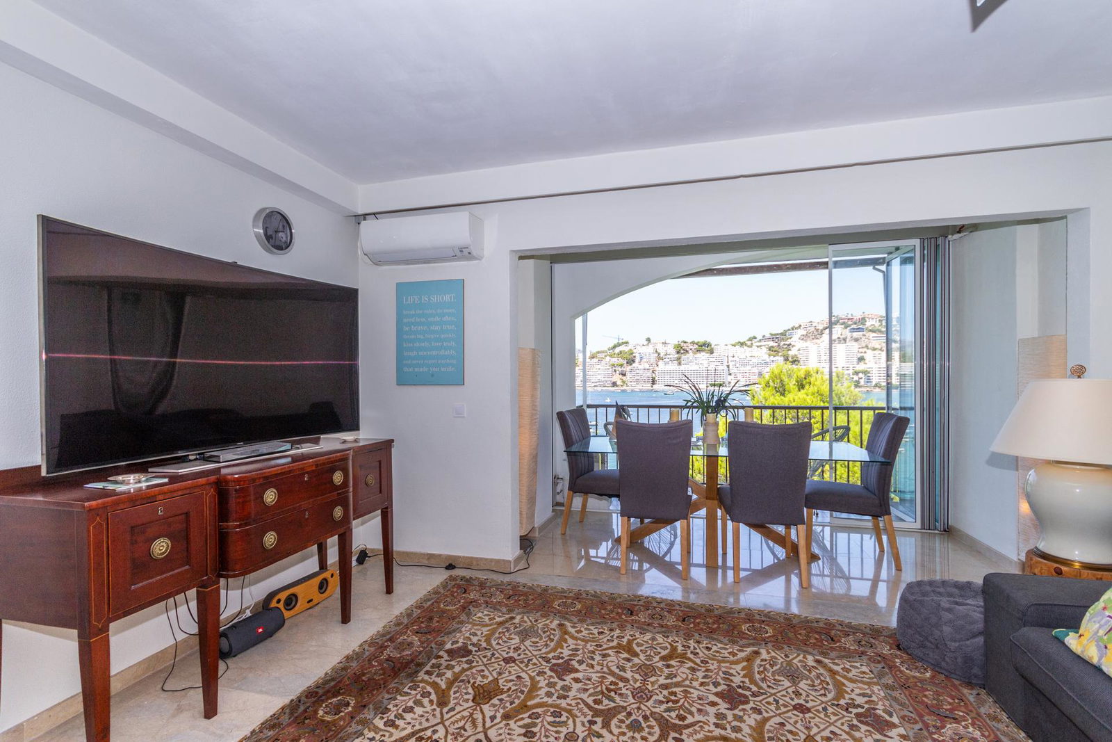 Cozy apartment in a prime location with sea views in Santa Ponsa for sale