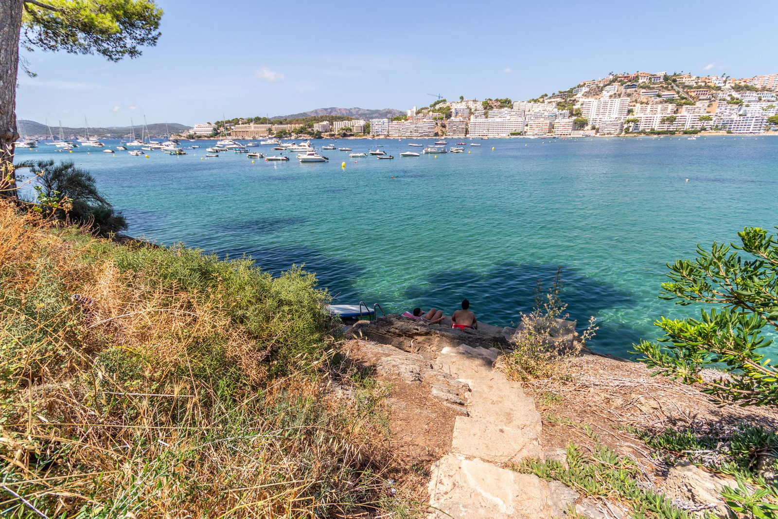 Cozy apartment in a prime location with sea views in Santa Ponsa for sale