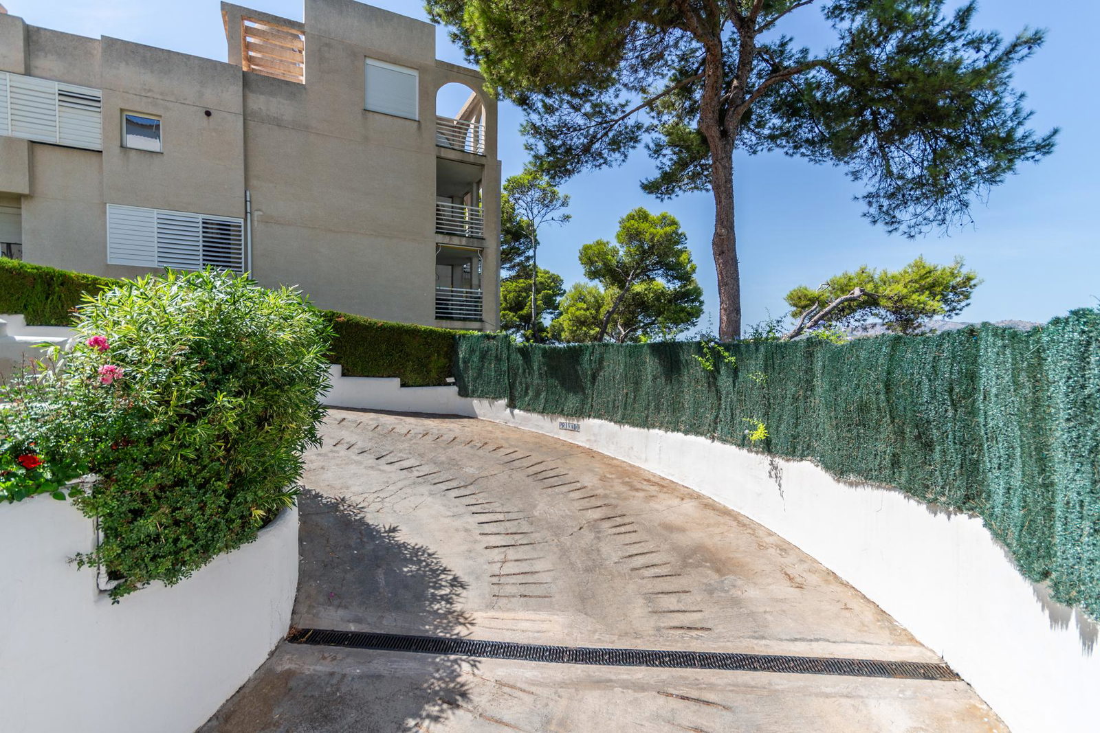 Cozy apartment in a prime location with sea views in Santa Ponsa for sale