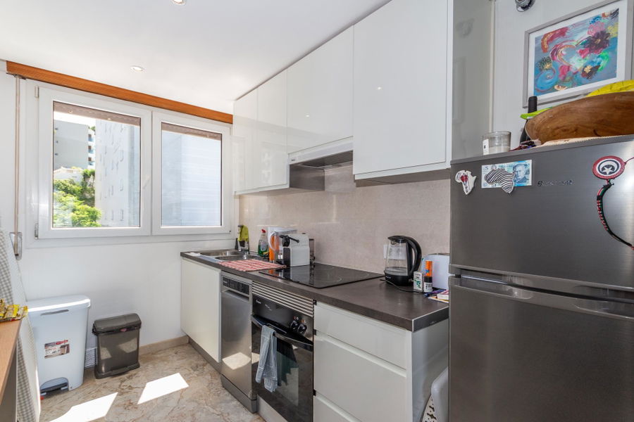 Cozy apartment in a prime location with sea views in Santa Ponsa for sale
