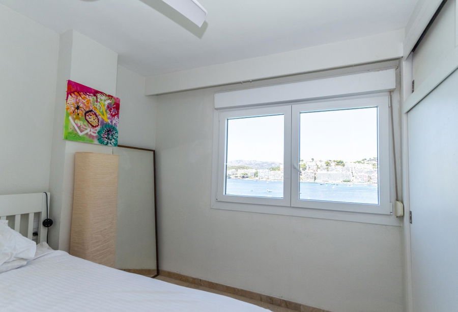 Cozy apartment in a prime location with sea views in Santa Ponsa for sale