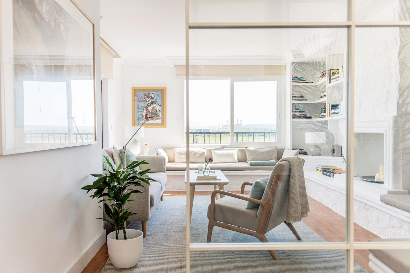 Helles Penthouse mit grosser Terrasse und schöner Aussicht in Molinar in Meeresnähe