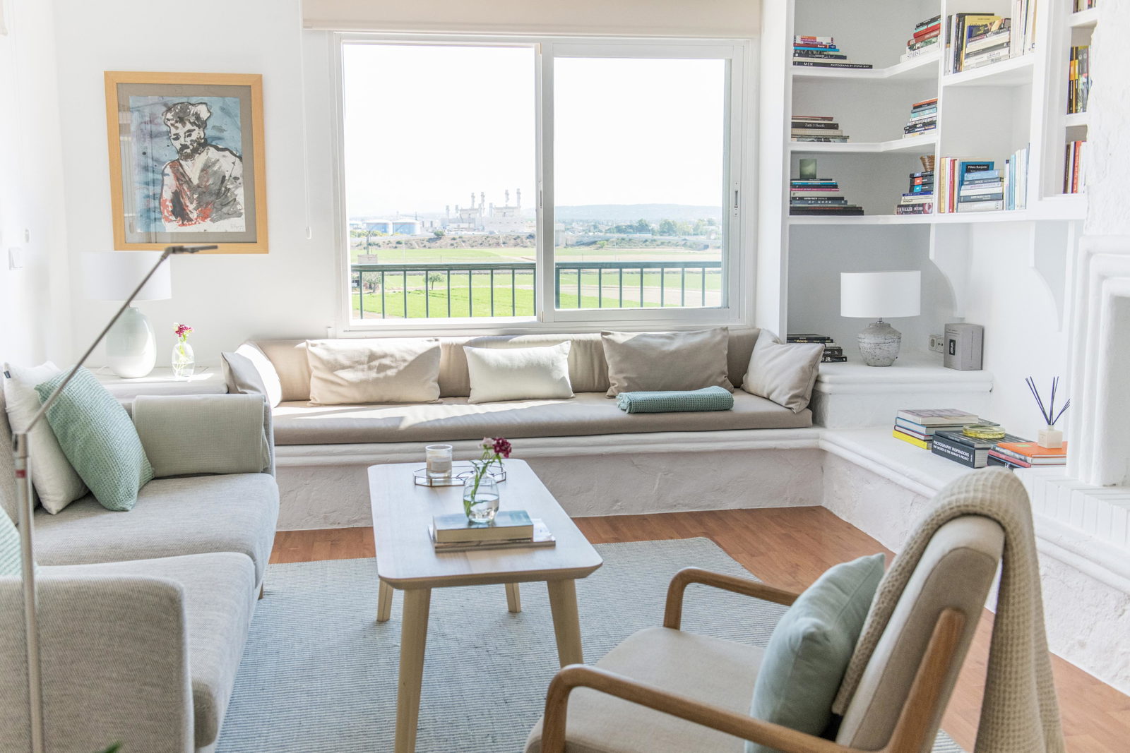 Helles Penthouse mit grosser Terrasse und schöner Aussicht in Molinar in Meeresnähe