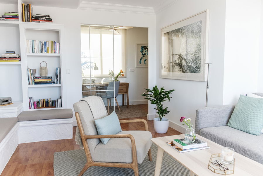 Helles Penthouse mit grosser Terrasse und schöner Aussicht in Molinar in Meeresnähe