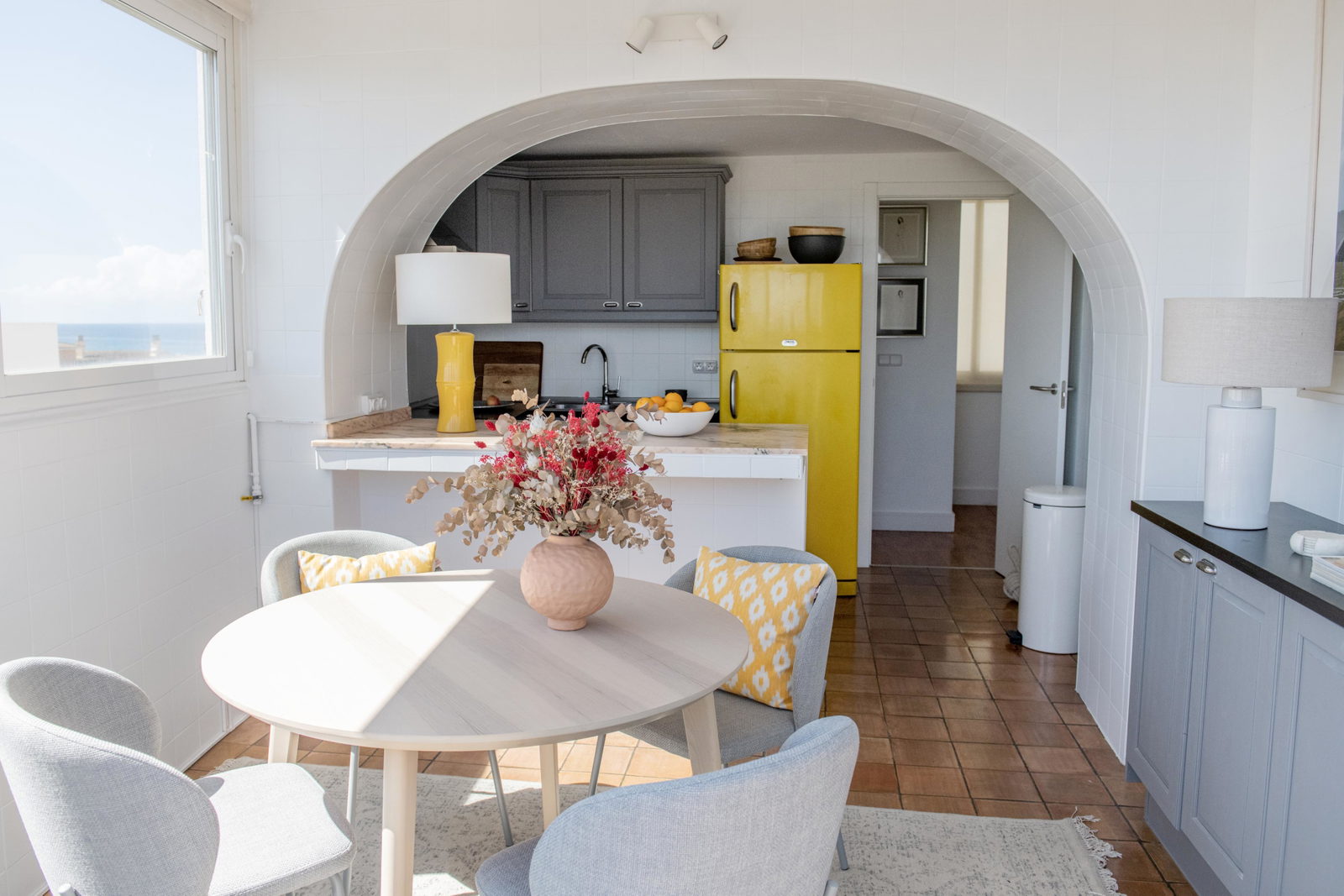 Helles Penthouse mit grosser Terrasse und schöner Aussicht in Molinar in Meeresnähe