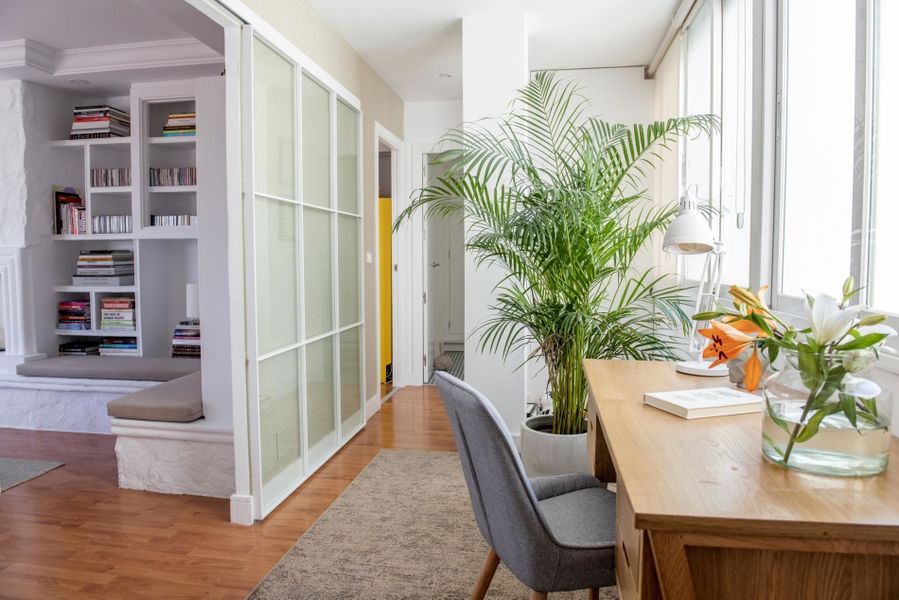 Helles Penthouse mit grosser Terrasse und schöner Aussicht in Molinar in Meeresnähe