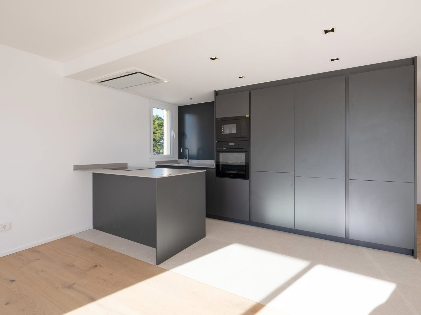 Renovated apartment with terrace, sea view and prime location in San Agustin