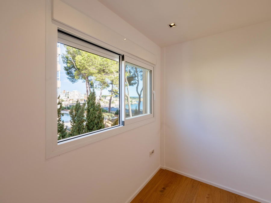 Renovated apartment with terrace, sea view and prime location in San Agustin