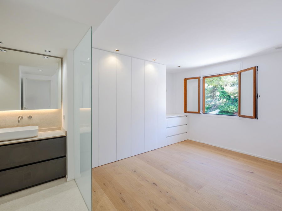 Elegant renovated penthouse with terrace and sea view in San Agustin