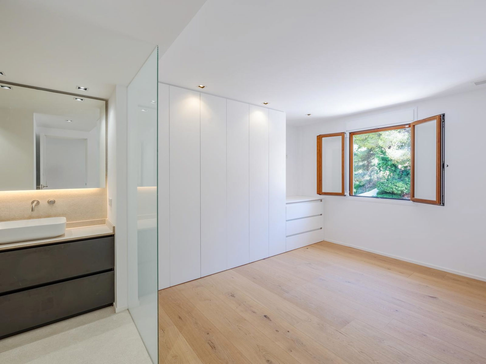 Elegant renovated penthouse with terrace and sea view in San Agustin