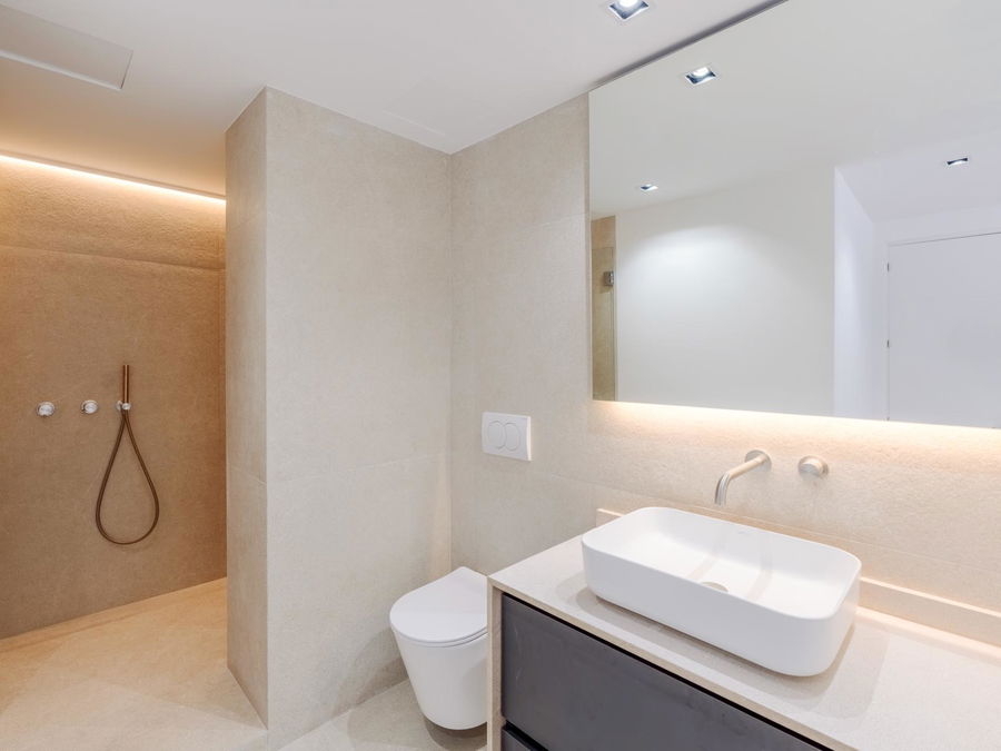 Elegant renovated penthouse with terrace and sea view in San Agustin