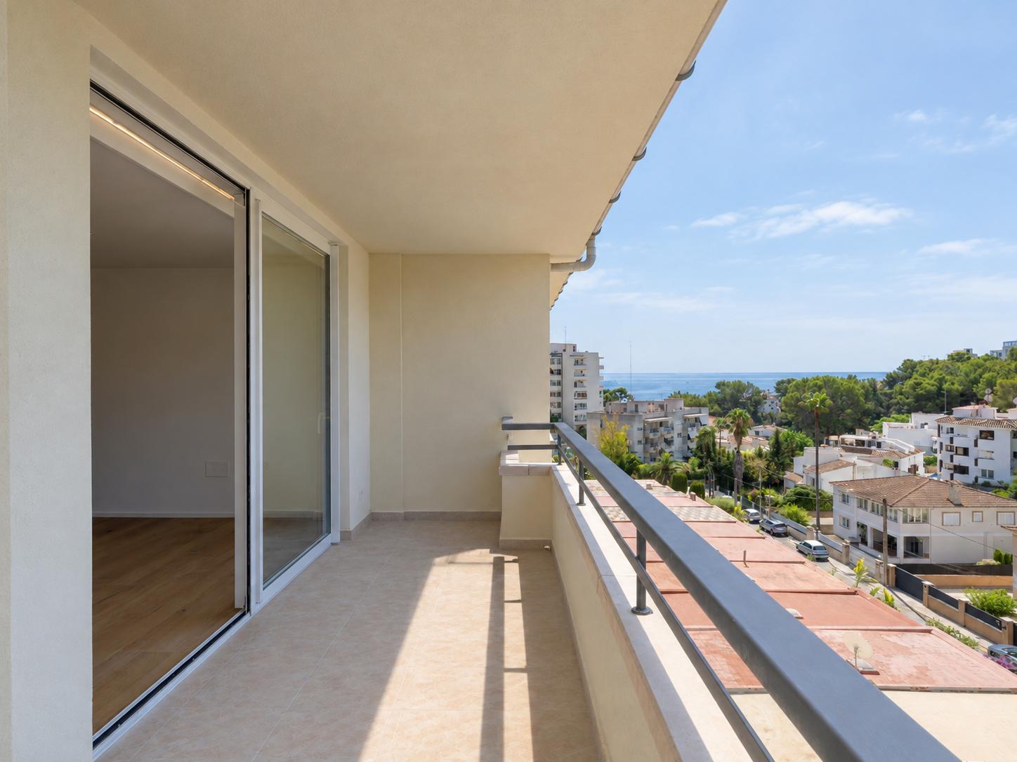 Elegant renovated penthouse with terrace and sea view in San Agustin