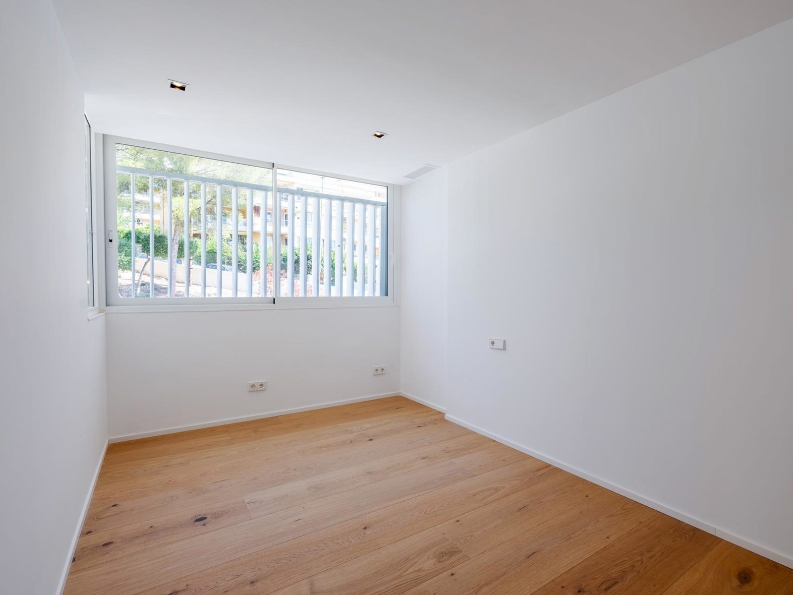 Elegant renovated penthouse with terrace and sea view in San Agustin