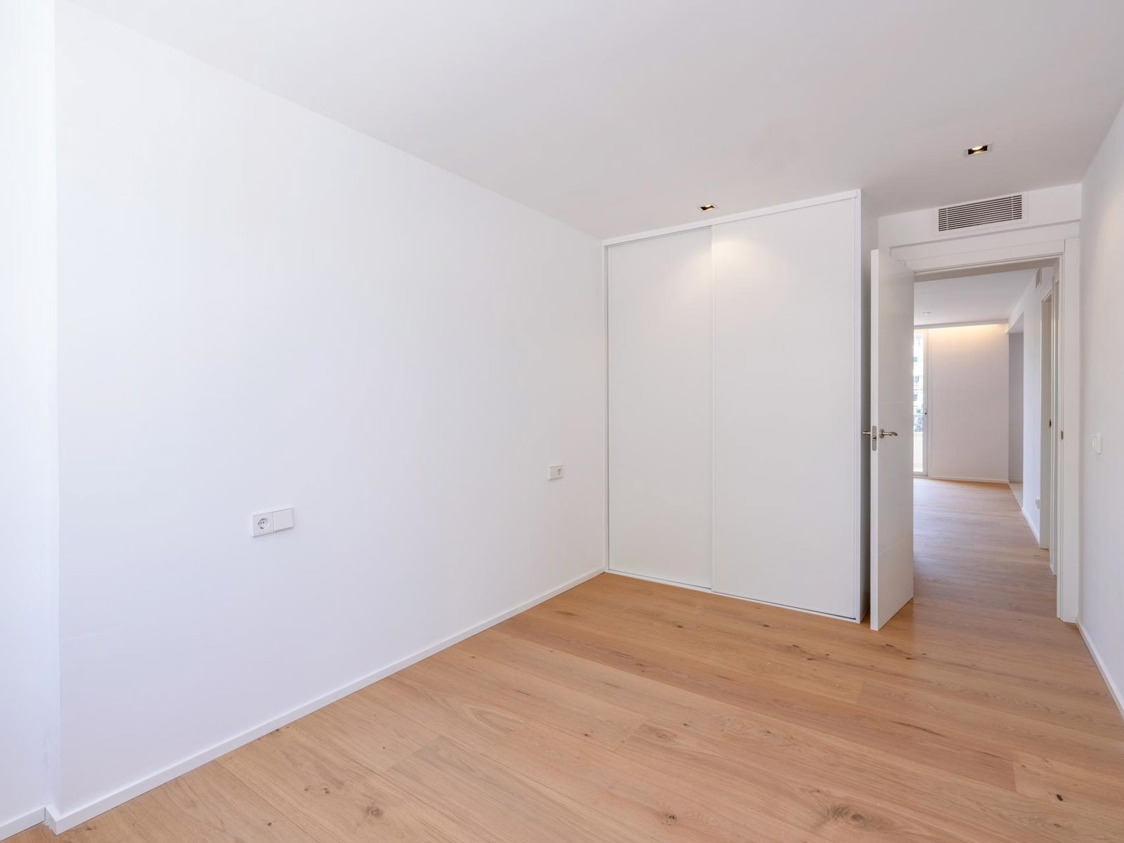Elegant renovated penthouse with terrace and sea view in San Agustin
