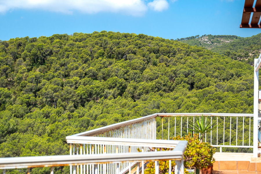Ático en venta en Cala Nova, Palma con vistas panorámicas al mar y amplia terraza