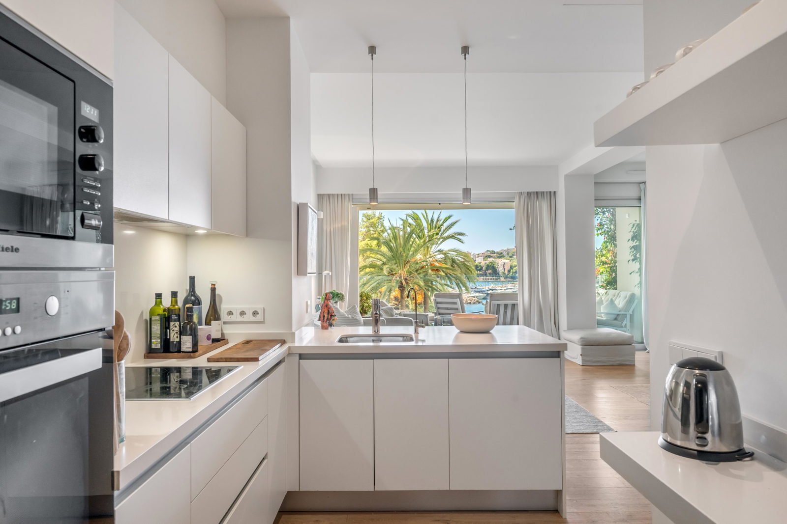 Stunning frontline apartment with harbor views and sunset terraces in San Agustin