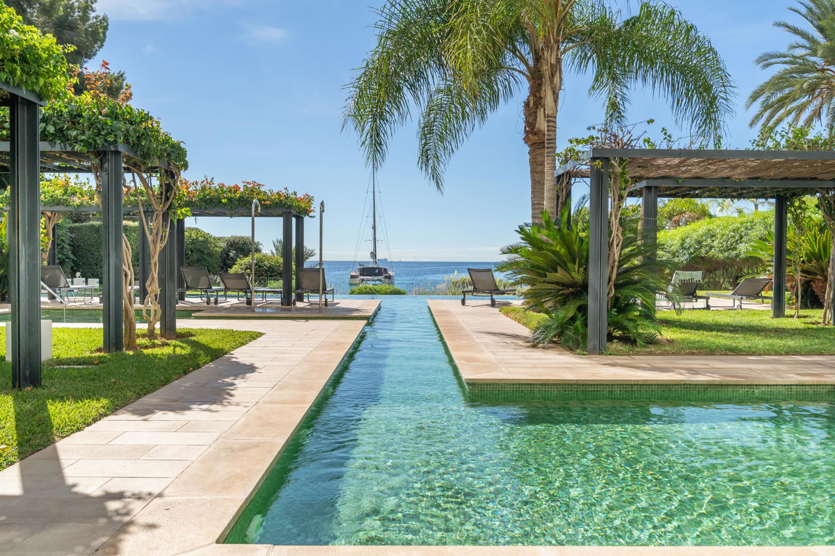Stunning frontline apartment with harbor views and sunset terraces in San Agustin