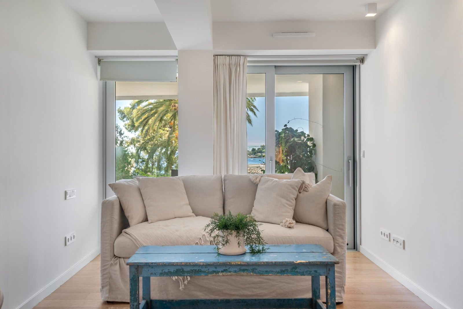 Stunning frontline apartment with harbor views and sunset terraces in San Agustin