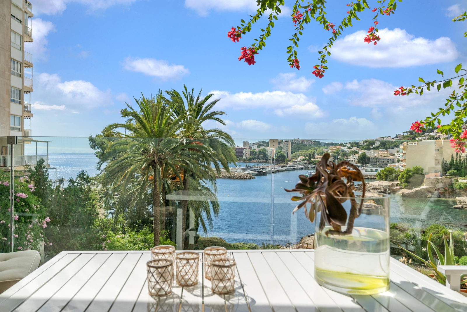Stunning frontline apartment with harbor views and sunset terraces in San Agustin
