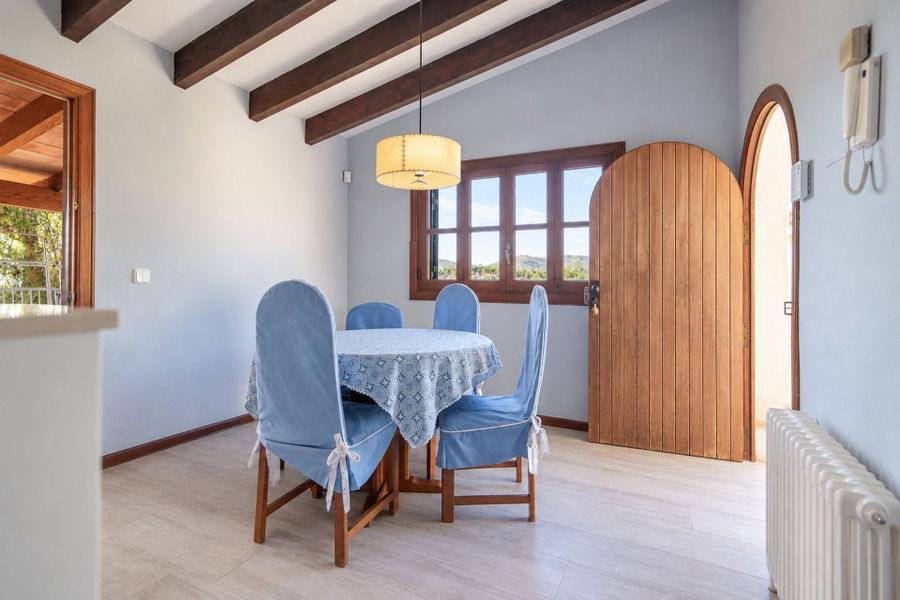 Traditional Mallorcan Country House with Sea Views for Sale in Establiments, Palma