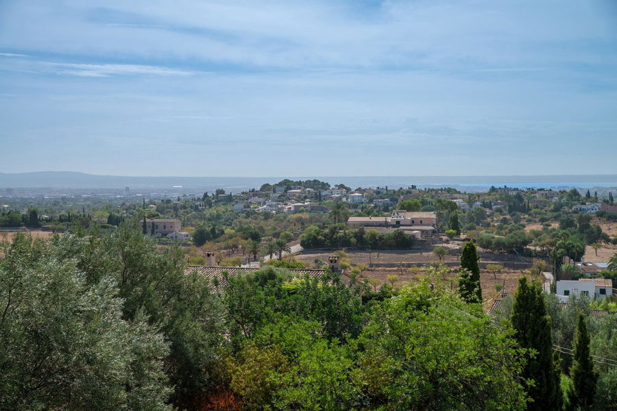 Traditional Mallorcan Country House with Sea Views for Sale in Establiments, Palma