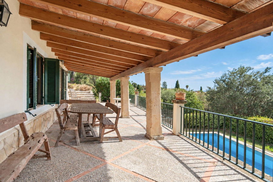Traditional Mallorcan Country House with Sea Views for Sale in Establiments, Palma