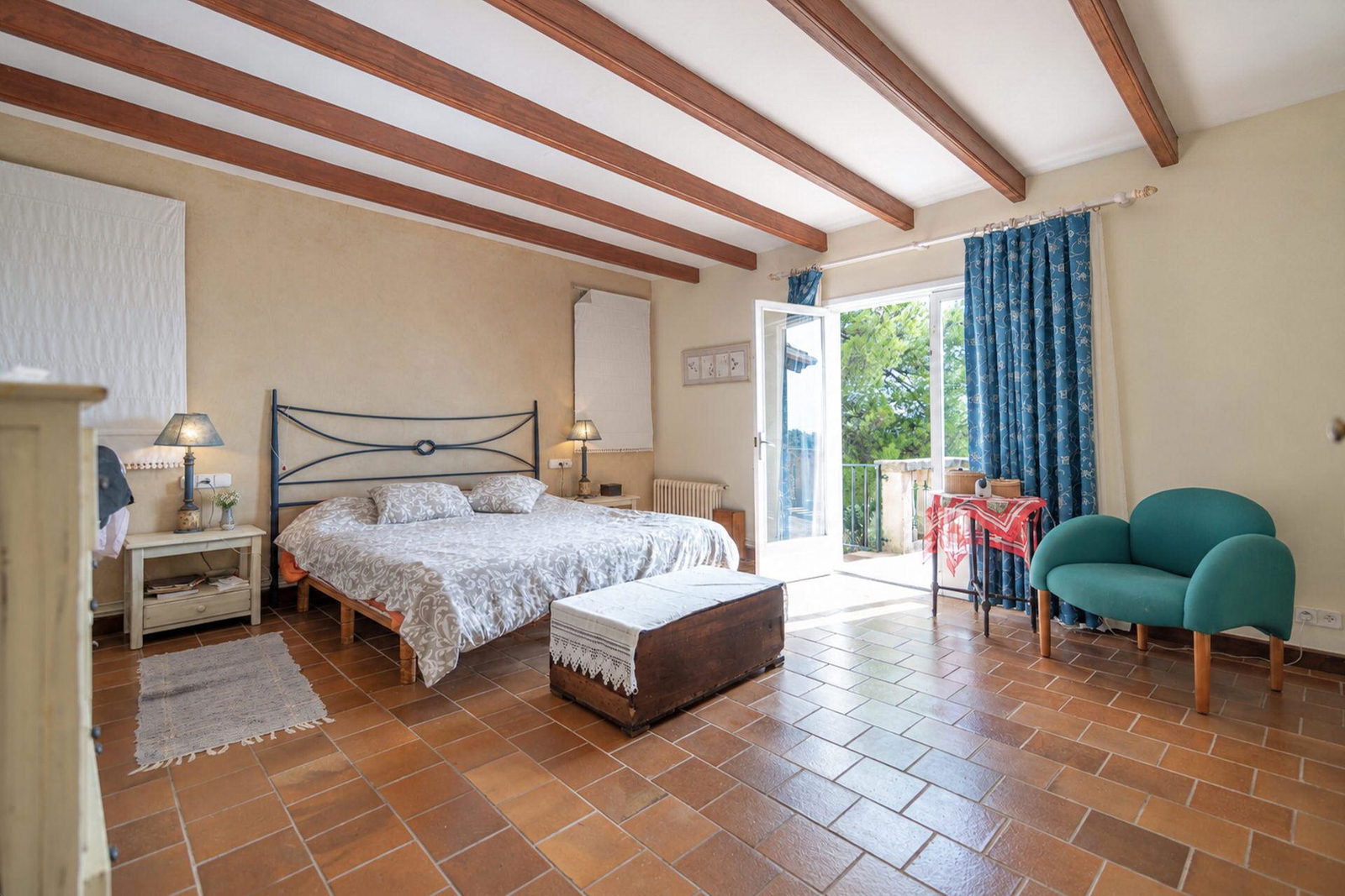 Traditional Mallorcan Country House with Sea Views for Sale in Establiments, Palma