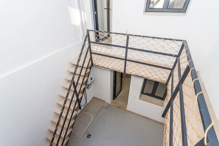 Nyrenoverat radhus med uteplats och terrass i Portixol till salu