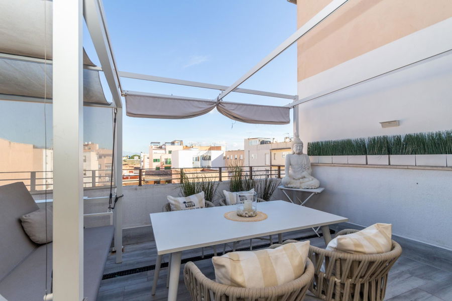 Se vende precioso ático dúplex con vistas al mar en Portixol Molinar