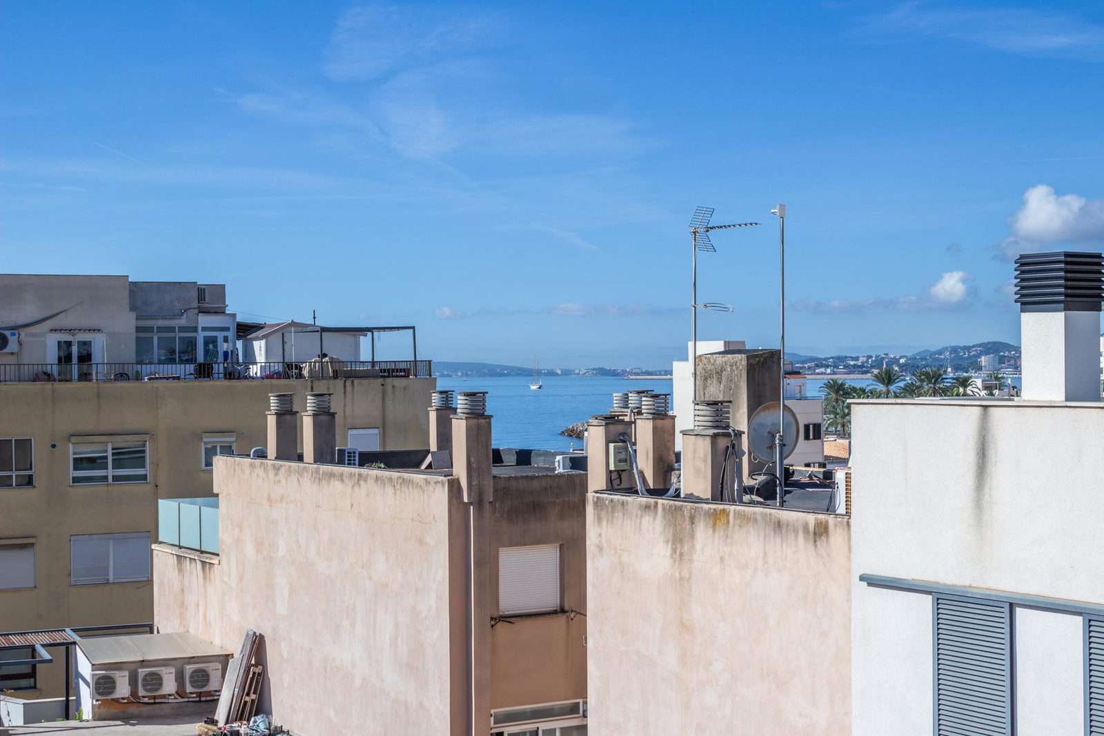 Se vende precioso ático dúplex con vistas al mar en Portixol Molinar