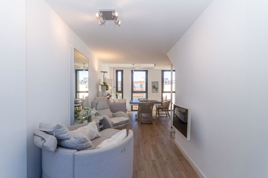 Se vende precioso ático dúplex con vistas al mar en Portixol Molinar