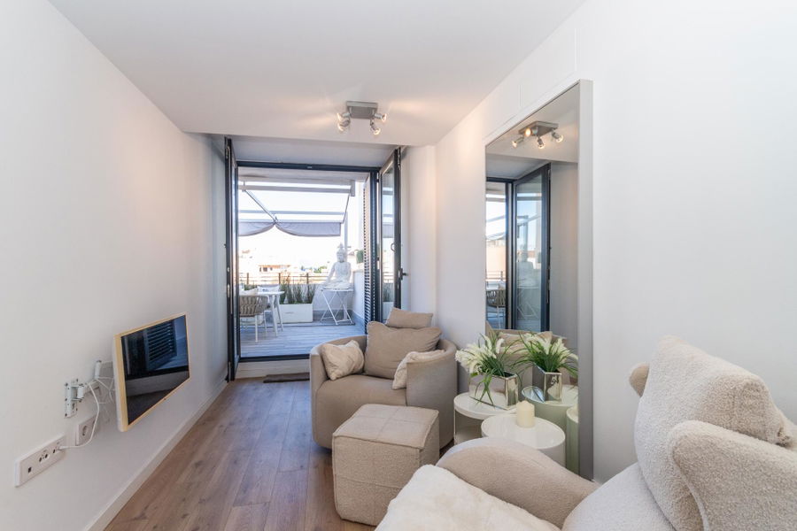 Se vende precioso ático dúplex con vistas al mar en Portixol Molinar