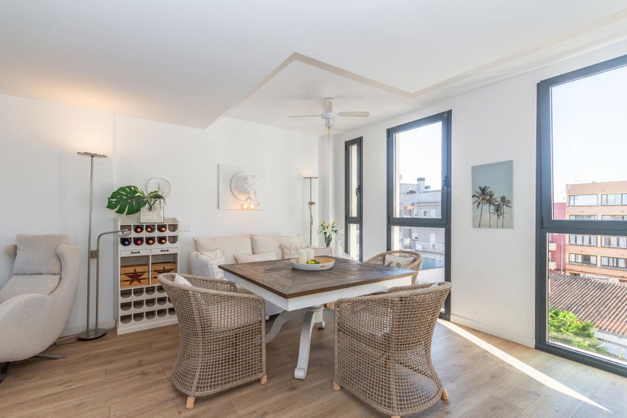 Se vende precioso ático dúplex con vistas al mar en Portixol Molinar